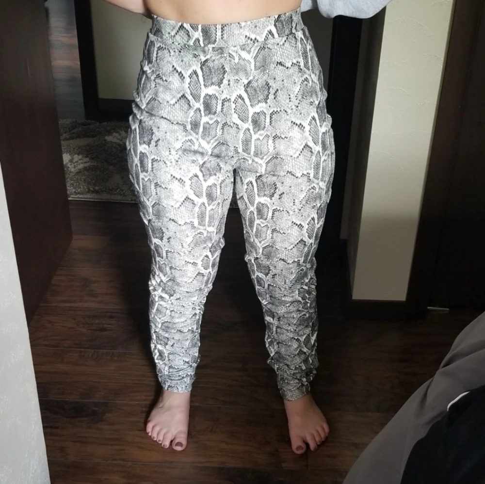 NWT! Windsor High Waist Snake Print  Leggings